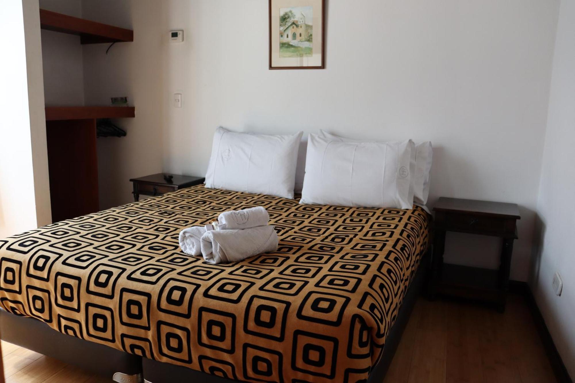 Mongui Plaza Hotel Esterno foto