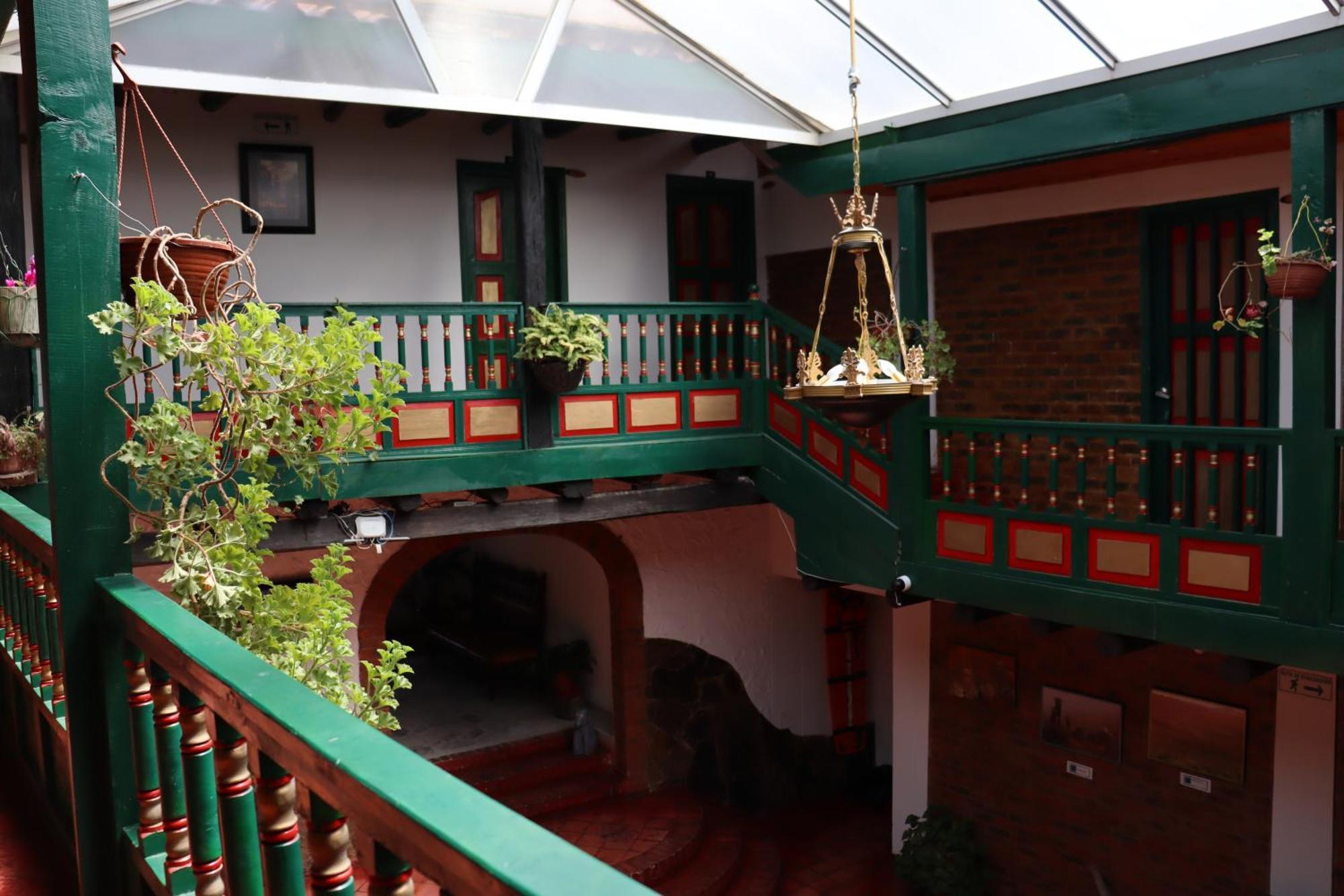 Mongui Plaza Hotel Esterno foto