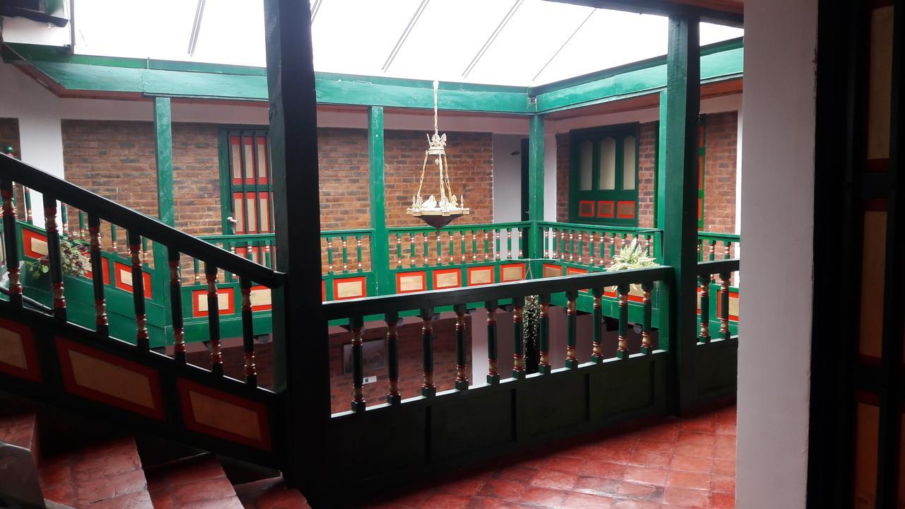 Mongui Plaza Hotel Esterno foto