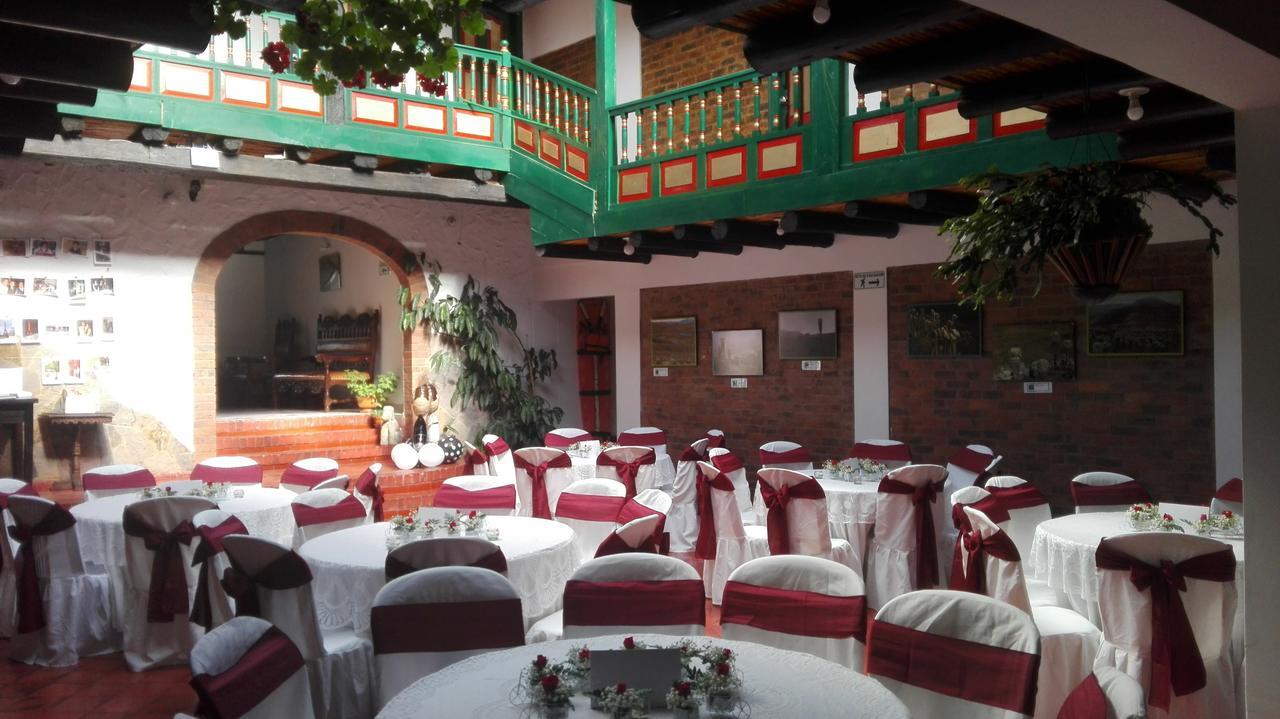 Mongui Plaza Hotel Esterno foto