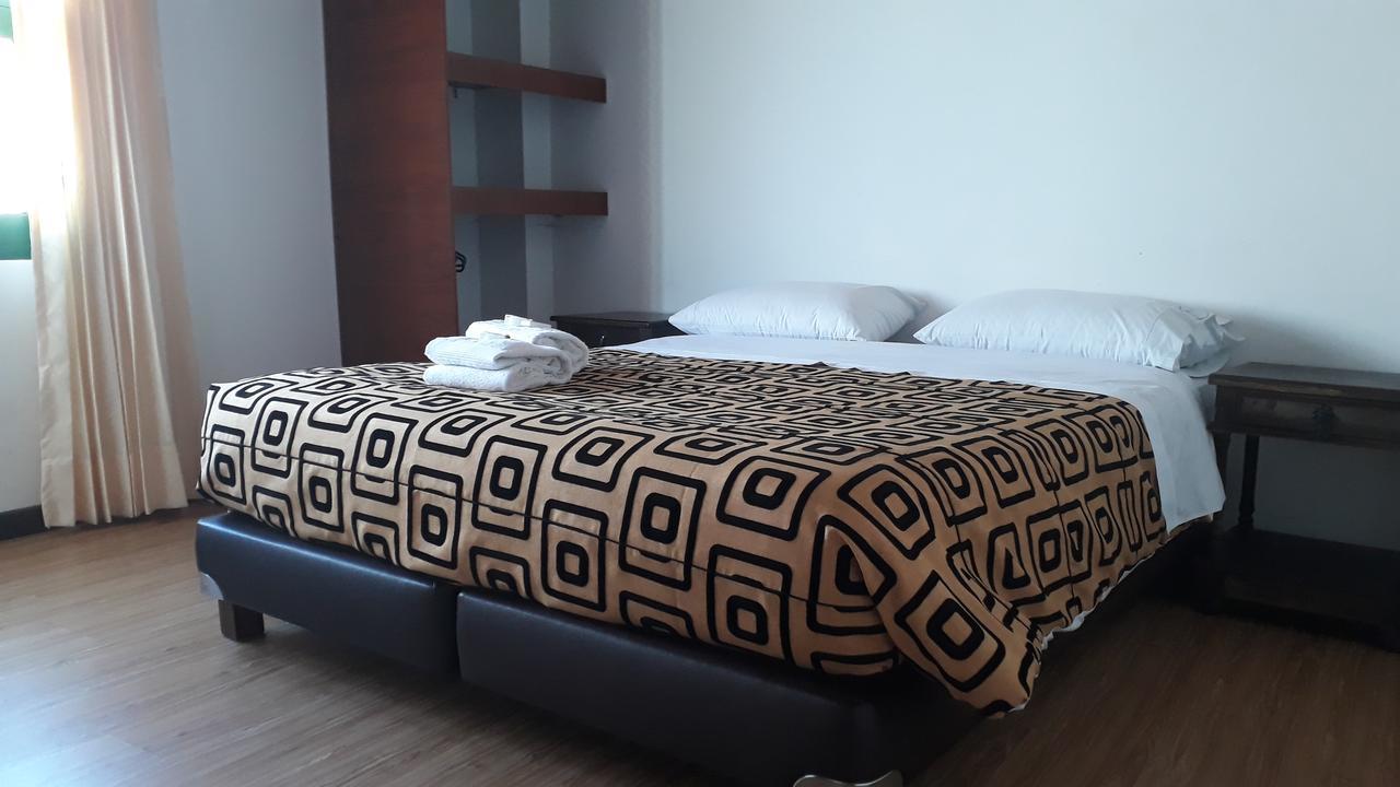 Mongui Plaza Hotel Esterno foto